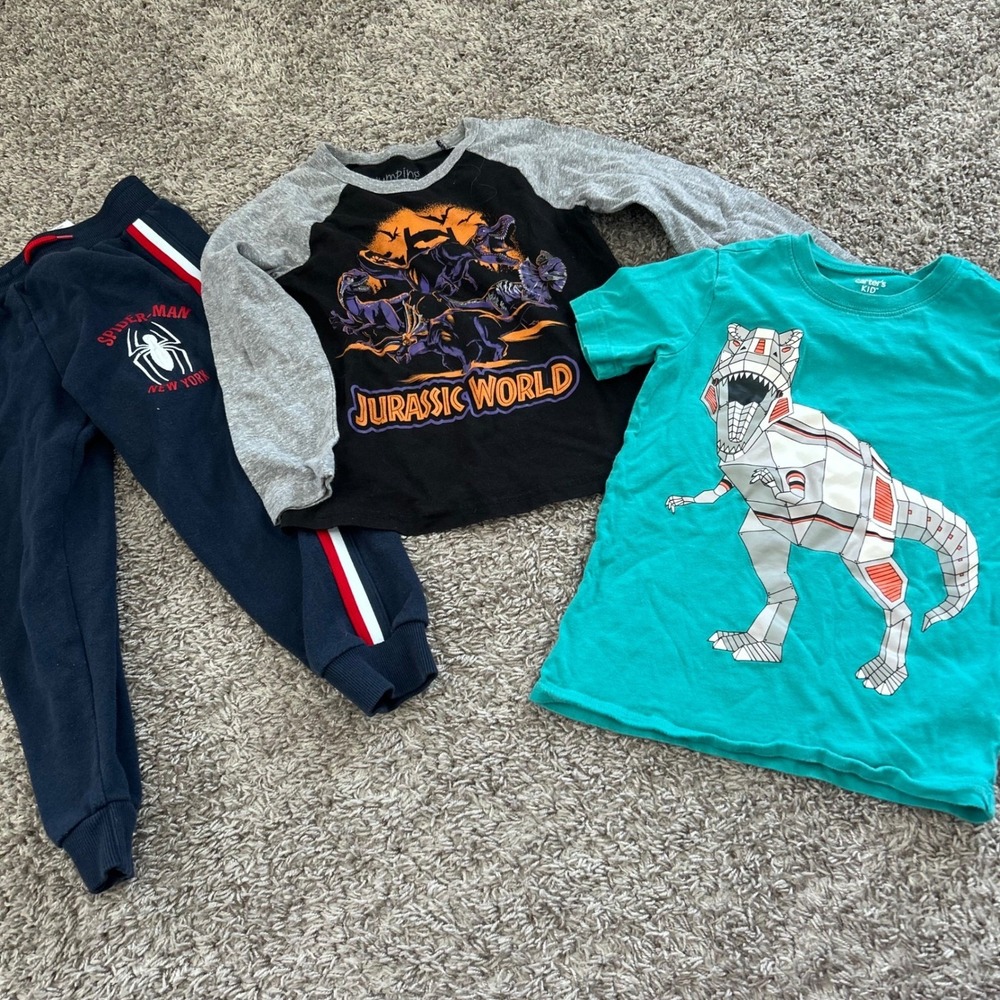 Boys Spider Man Jurassic World Dinosaur T-Shirt and Jogger Set Size 5/6 - Picture 1 of 9